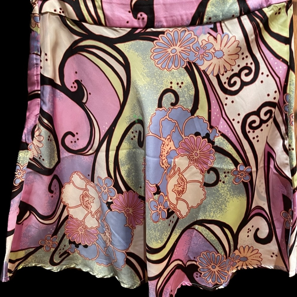 Free People Satin “Sugar And Spice” Mini Skirt New w/Tags Retro mod print Size 2